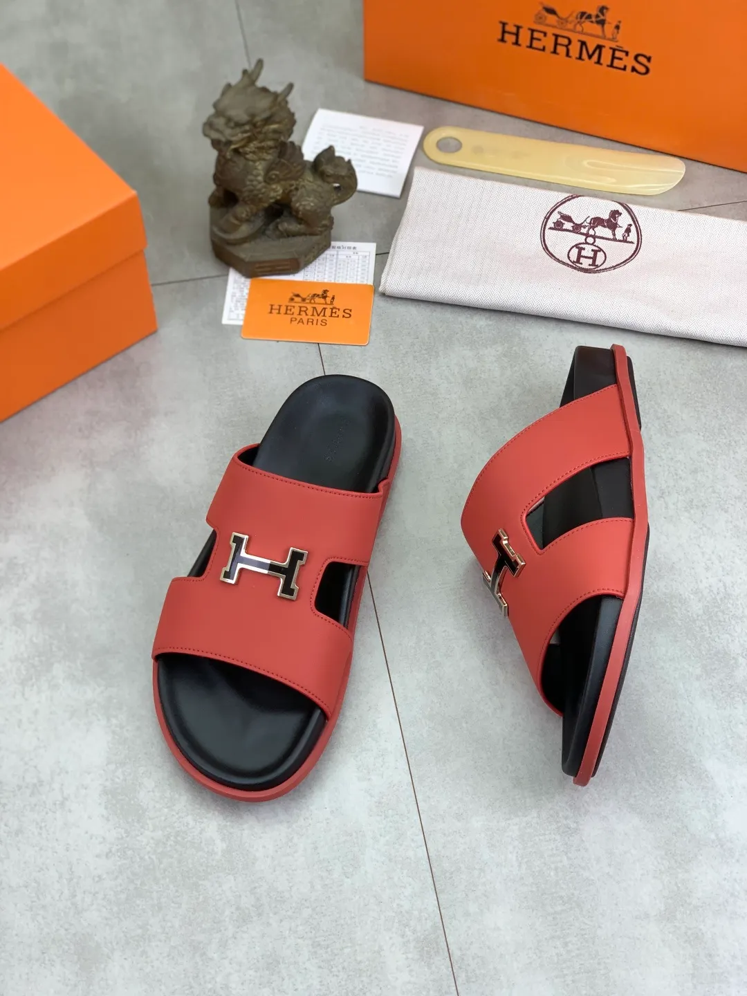 Men's shoes 💰P440 New [HERMES] high-end quality new Hermès slippers, made of imported calfskin, wear-resistant and non-slip rubber outsole. Fashionable and elegant code number: 39-44 (38 45 46 customized)